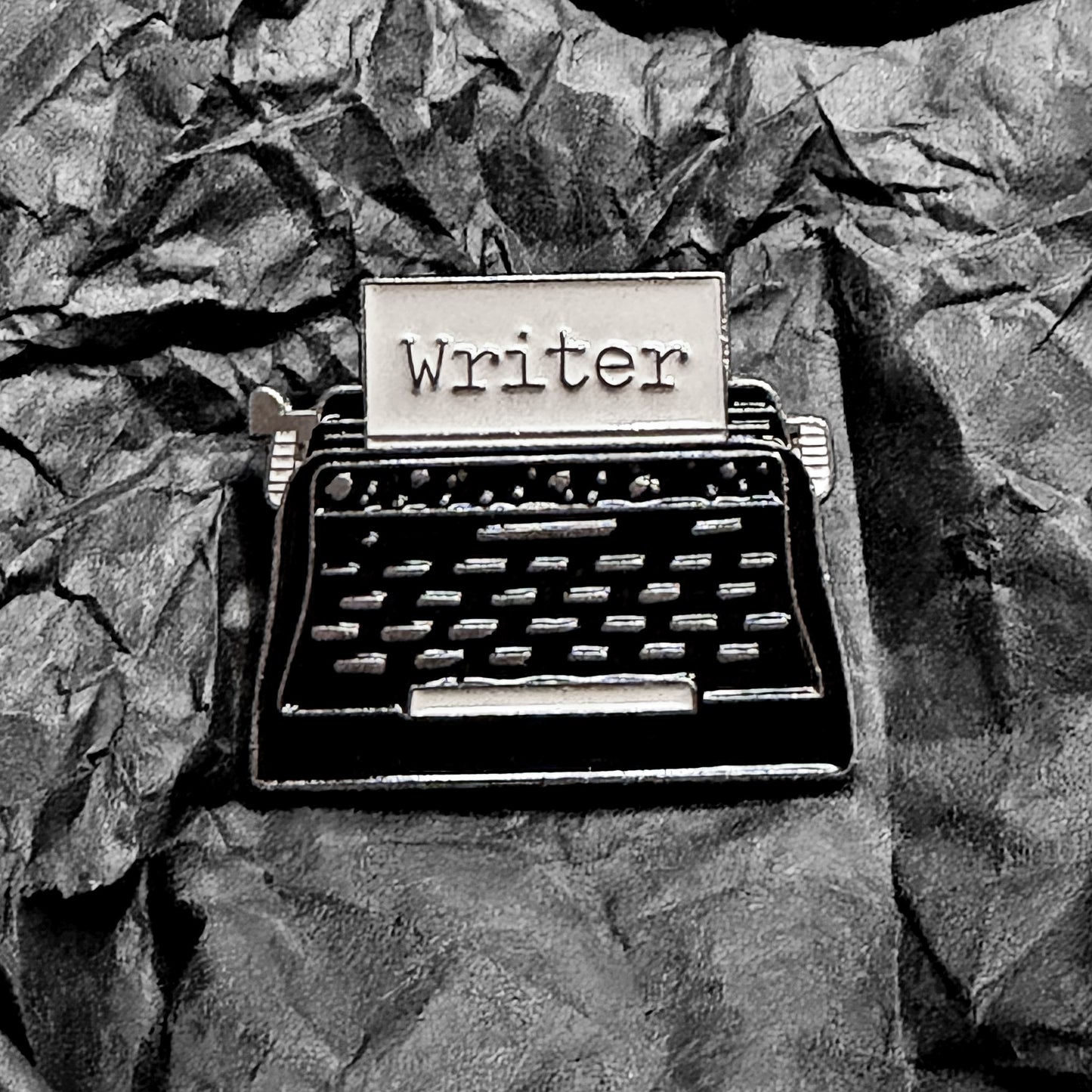 Pin - Typewriter - Writer